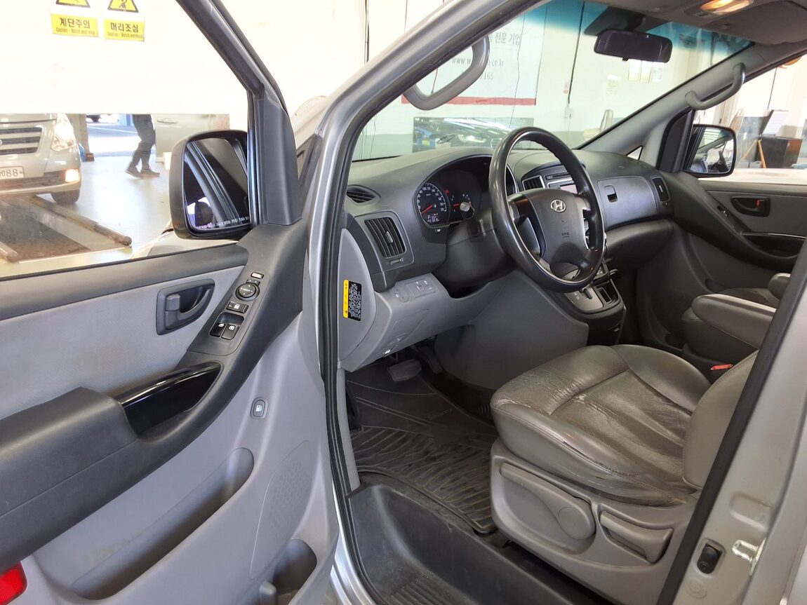 HYUNDAI GRAND STAREX 5-SEATER DIESEL VAN SMART 2016 - zdjęcie 11