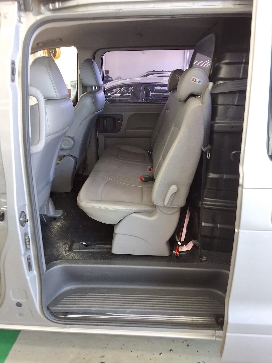 HYUNDAI GRAND STAREX 5-SEATER DIESEL VAN SMART 2016 - zdjęcie 13