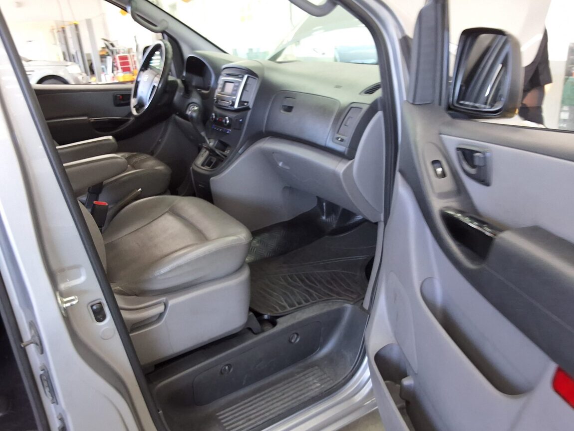 HYUNDAI GRAND STAREX 5-SEATER DIESEL VAN SMART 2016 - zdjęcie 15