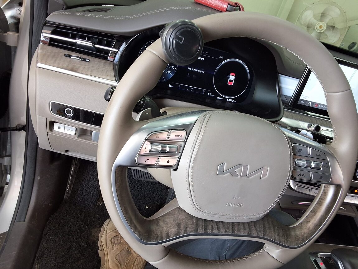 KIA THE NEW K9 (RJ) 3.8 GASOLINE AWD PLATINUM BEST SELECTION I 2022 - zdjęcie 23