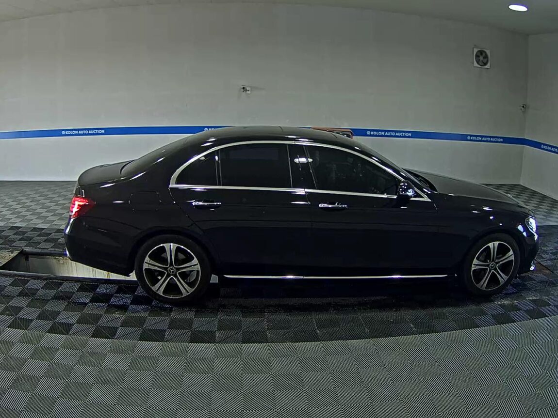 MERCEDES-BENZ E-CLASS (5TH GEN) E300 AVANTGARDE 2019 - zdjęcie 4