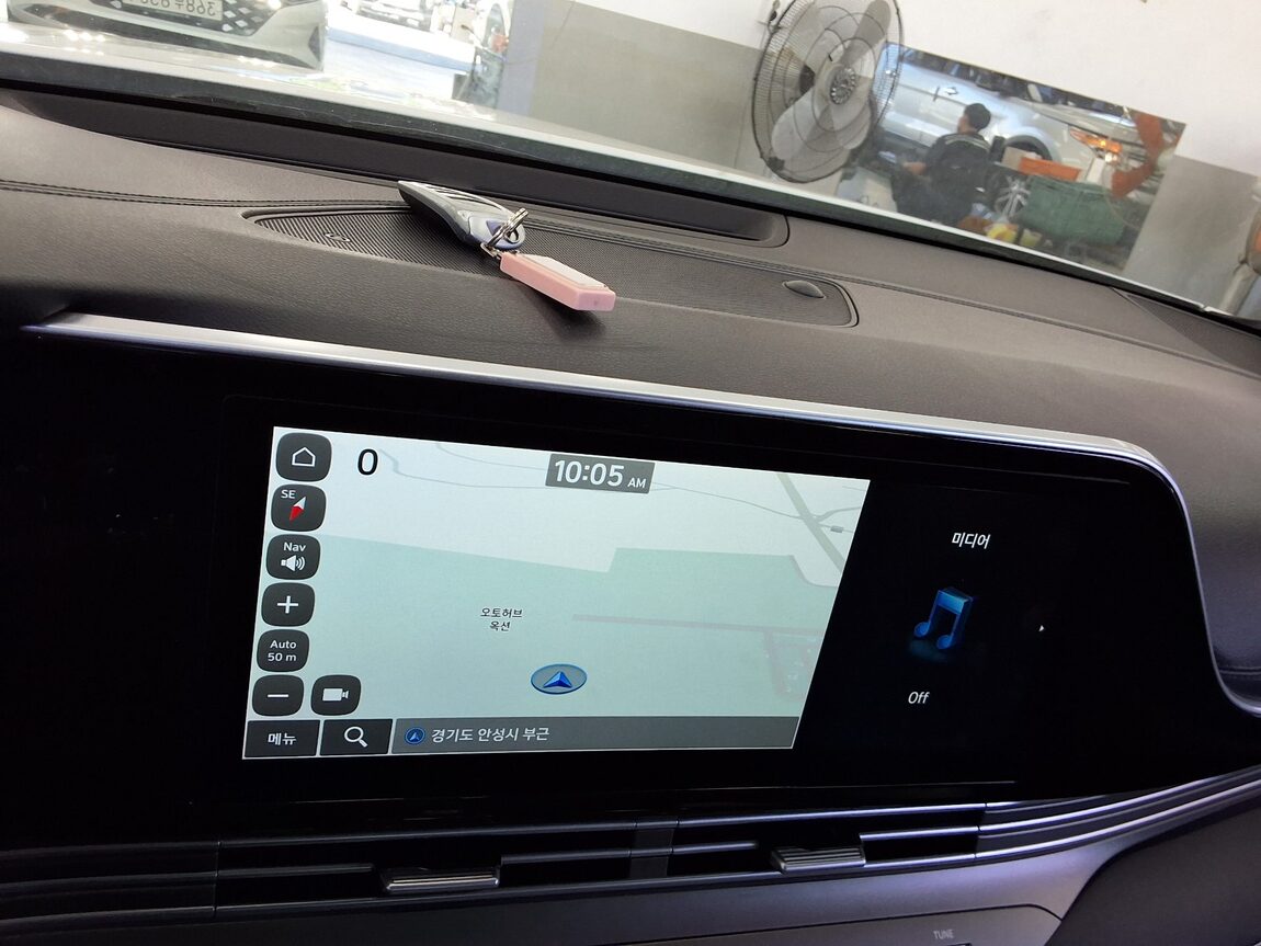 HYUNDAI THE NEW GRANDEUR IG GASOLINE 2.5 PREMIUM 2022 - zdjęcie 18