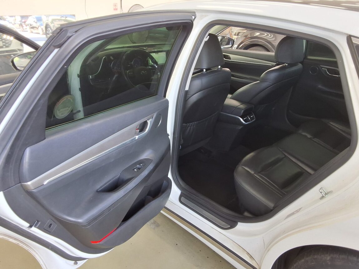 HYUNDAI THE NEW GRANDEUR IG GASOLINE 2.5 PREMIUM 2022 - zdjęcie 12