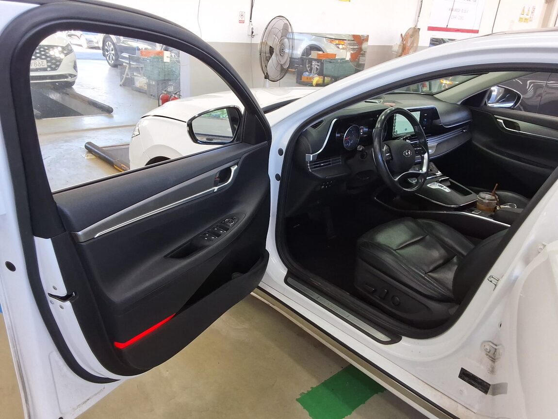 HYUNDAI THE NEW GRANDEUR IG GASOLINE 2.5 PREMIUM 2022 - zdjęcie 10