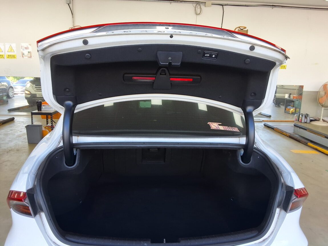 HYUNDAI THE NEW GRANDEUR IG GASOLINE 2.5 PREMIUM 2022 - zdjęcie 15