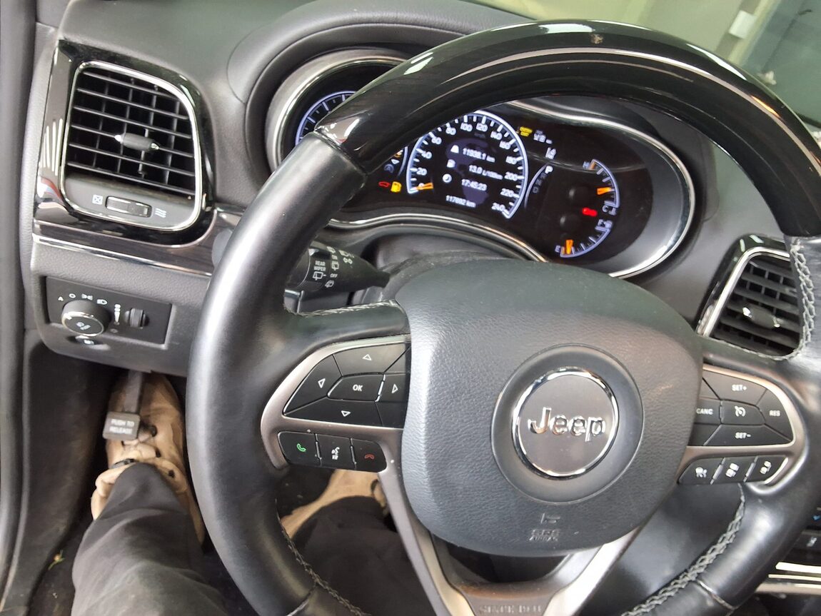 JEEP GRAND CHEROKEE (WK2) 3.6 V6 OVERLAND 2021 - zdjęcie 23