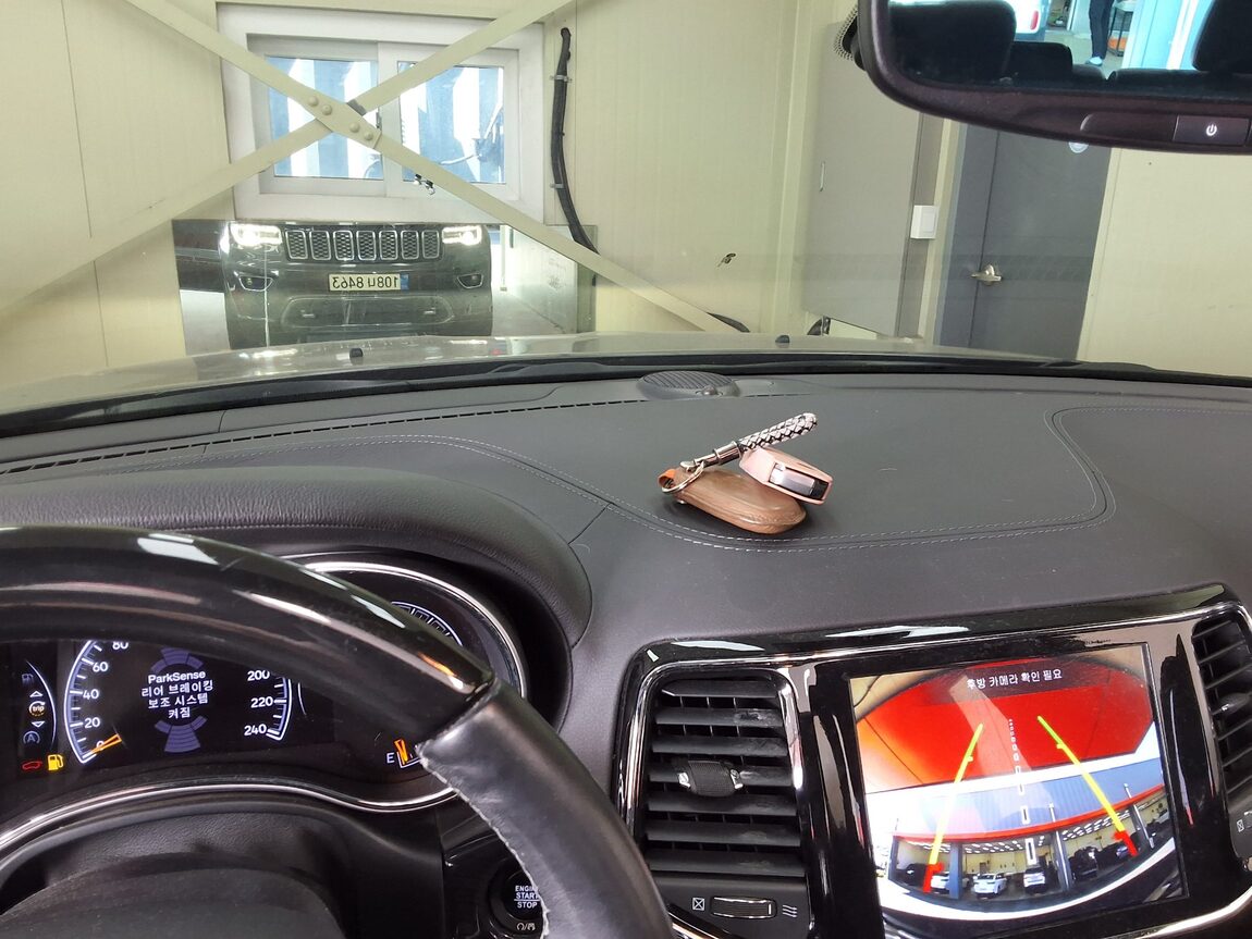 JEEP GRAND CHEROKEE (WK2) 3.6 V6 OVERLAND 2021 - zdjęcie 25