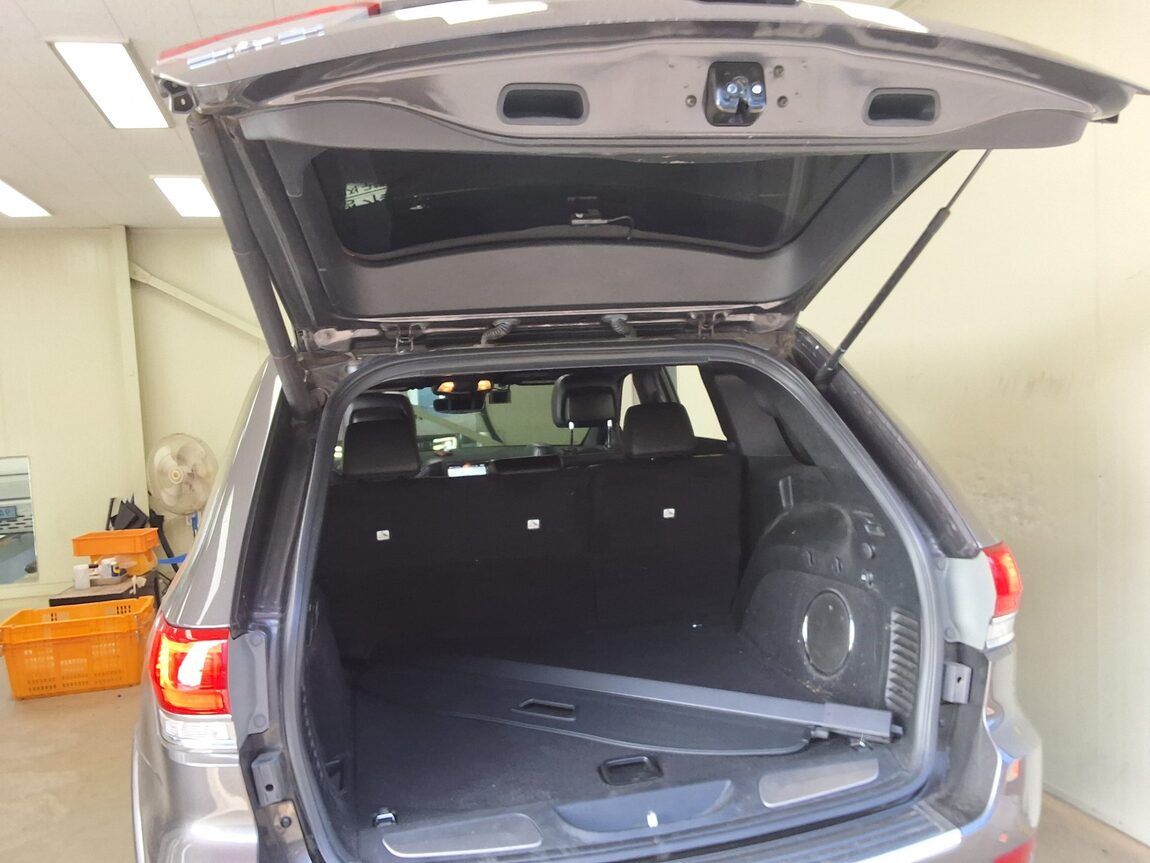 JEEP GRAND CHEROKEE (WK2) 3.6 V6 OVERLAND 2021 - zdjęcie 16