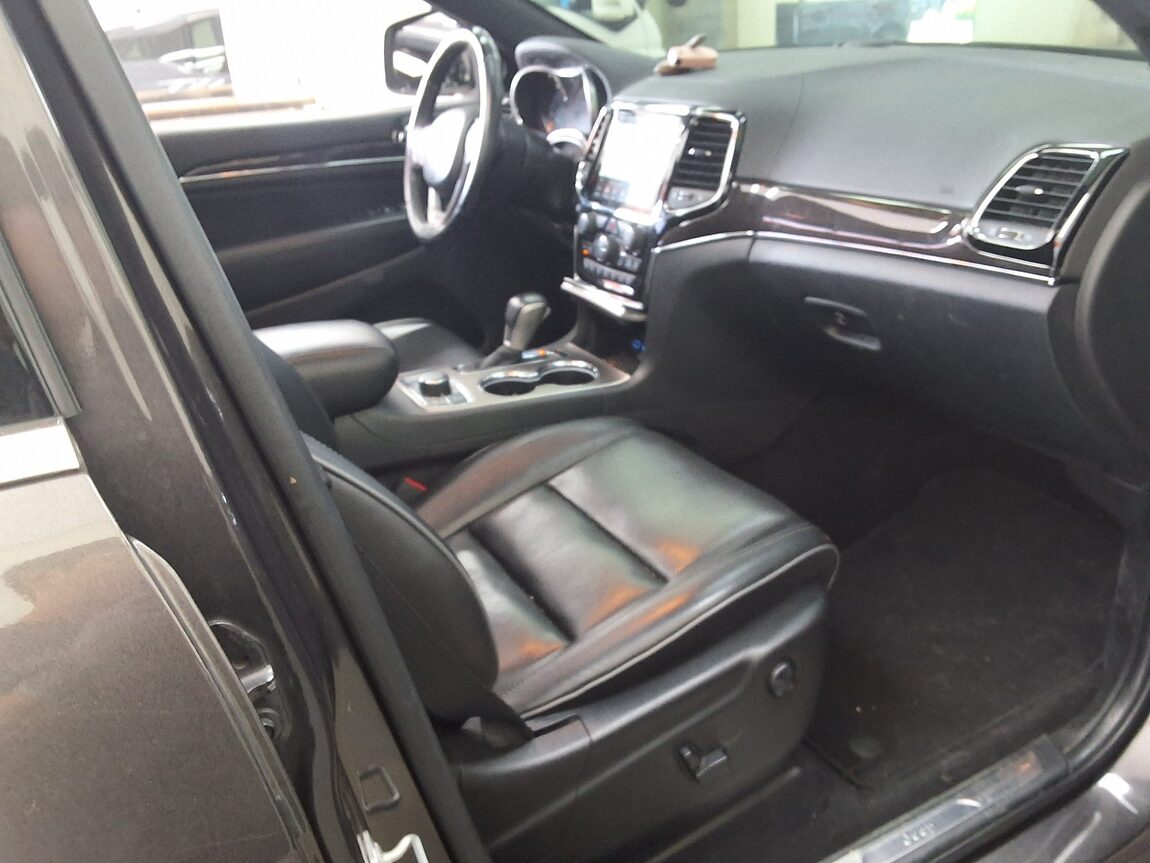 JEEP GRAND CHEROKEE (WK2) 3.6 V6 OVERLAND 2021 - zdjęcie 15