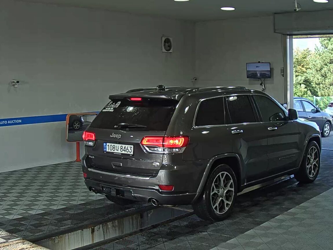 JEEP GRAND CHEROKEE (WK2) 3.6 V6 OVERLAND 2021 - zdjęcie 5