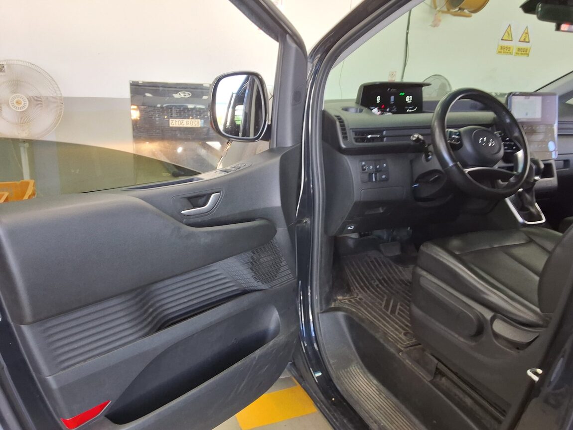 HYUNDAI STARIA 2.2 DIESEL CARGO 3-SEATER MODERN 2022 - zdjęcie 10