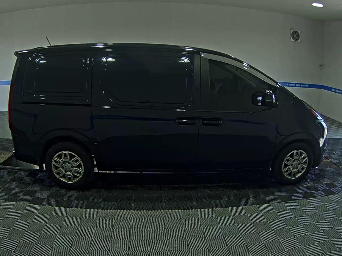 HYUNDAI STARIA 2.2 DIESEL CARGO 3-SEATER MODERN 2022 - zdjęcie 4
