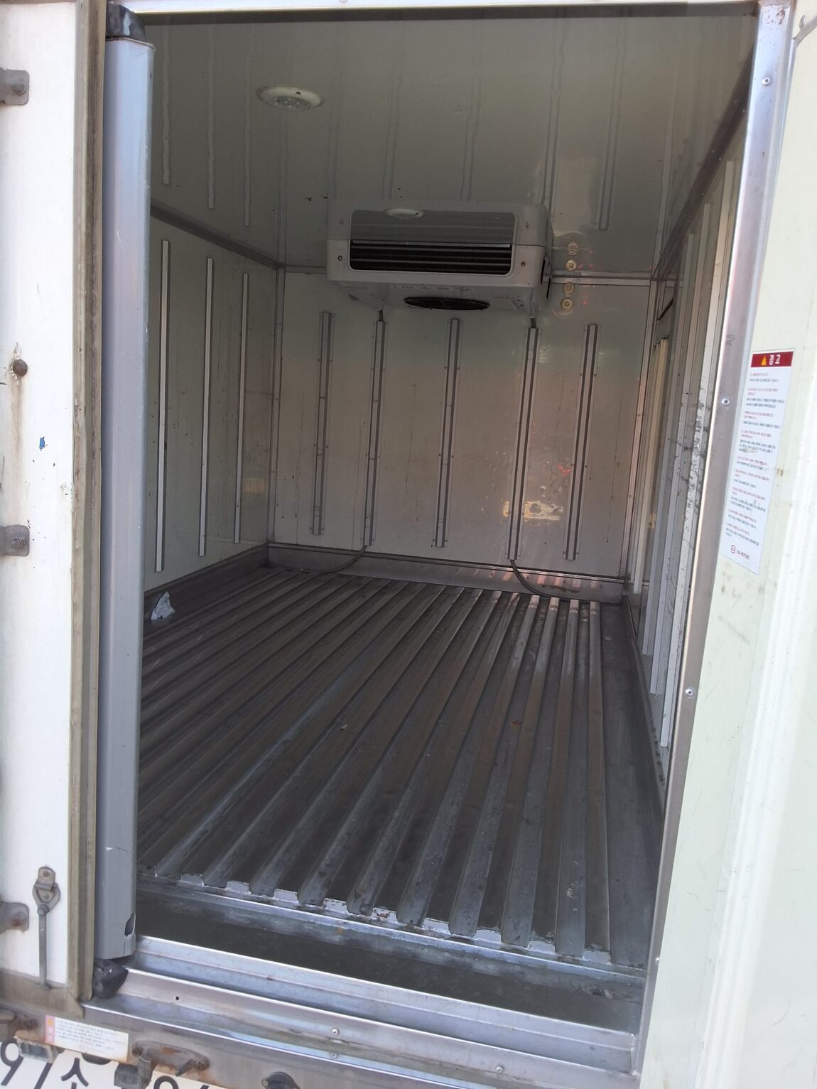 KIA BONGO III CARGO REFRIGERATED BOX TRUCK 2018 - zdjęcie 13