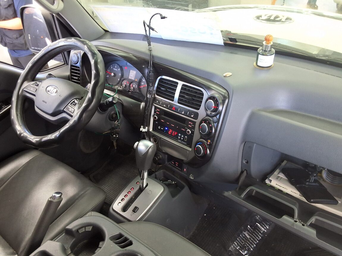 KIA BONGO III CARGO REFRIGERATED BOX TRUCK 2018 - zdjęcie 11