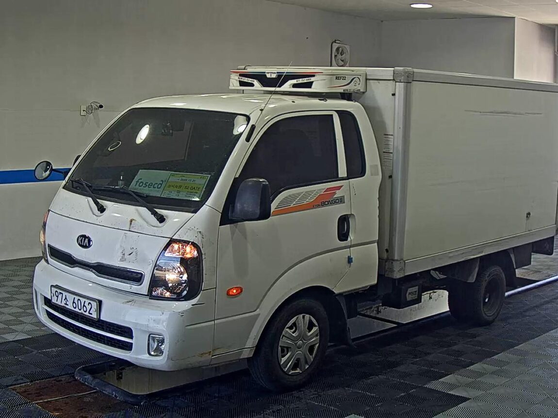 KIA BONGO III CARGO REFRIGERATED BOX TRUCK 2018 - zdjęcie 2
