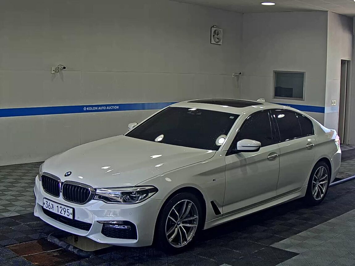BMW 5 SERIES (7TH GEN) 530i xDRIVE M SPORT PACK PLUS 2017 - zdjęcie 2