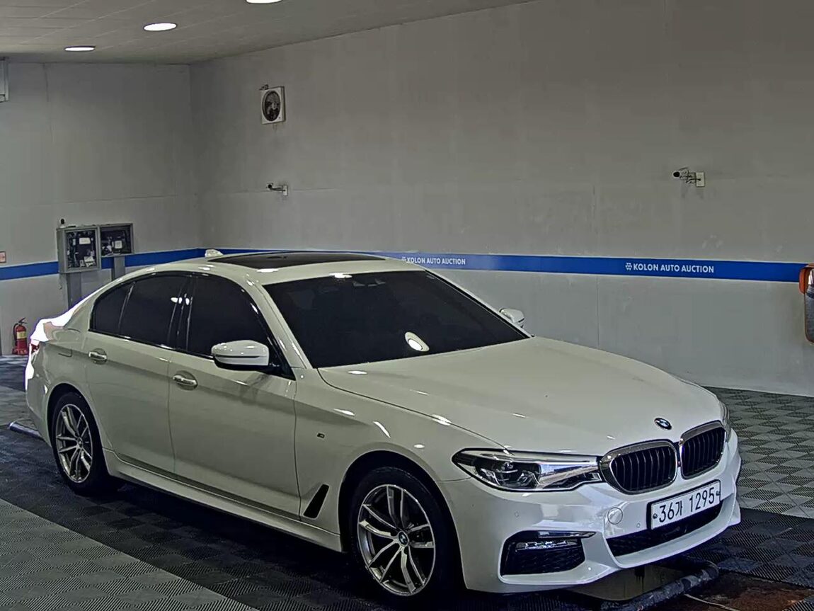 BMW 5 SERIES (7TH GEN) 530i xDRIVE M SPORT PACK PLUS 2017 - zdjęcie 3