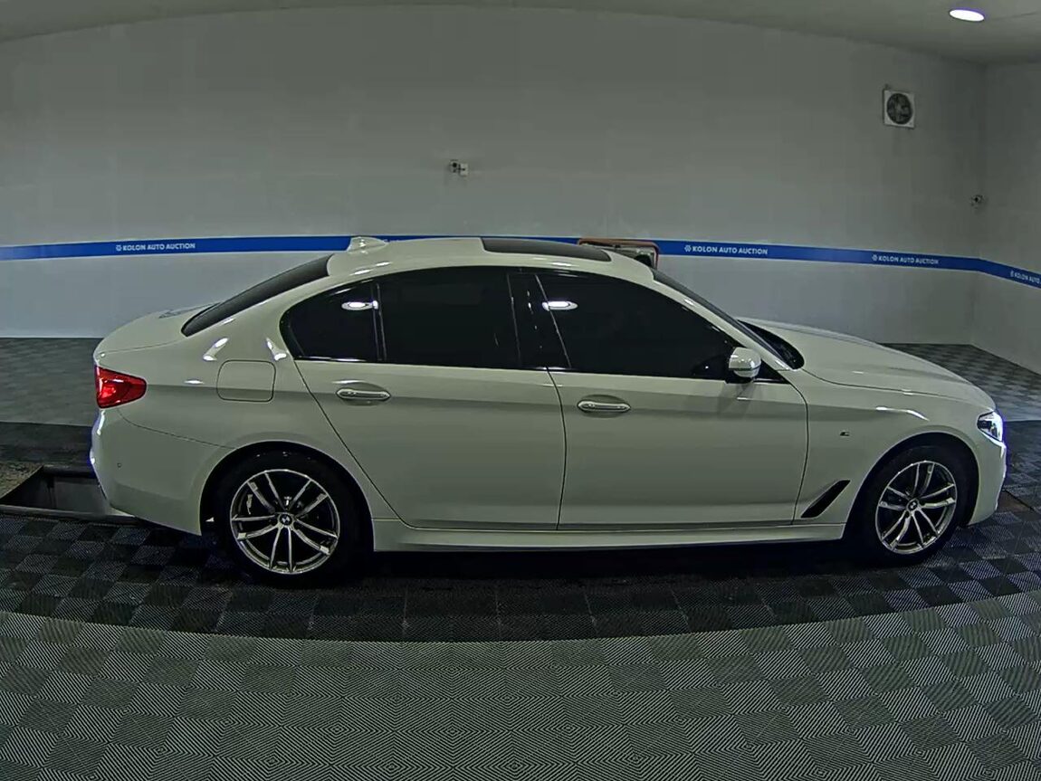 BMW 5 SERIES (7TH GEN) 530i xDRIVE M SPORT PACK PLUS 2017 - zdjęcie 4