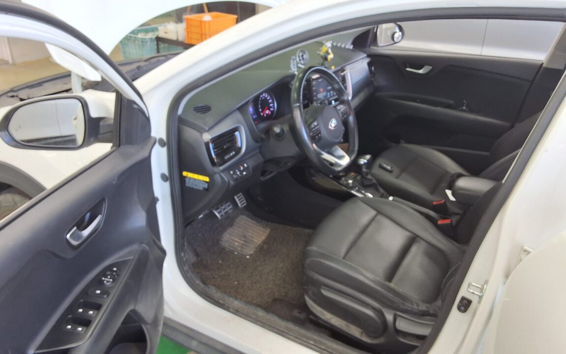 KIA STONIC U2 1.6 DIESEL PRESTIGE 2018 - zdjęcie 10