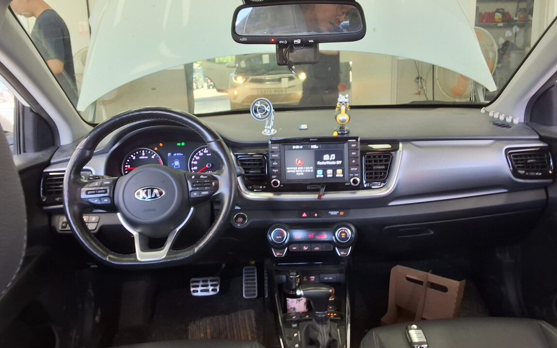 KIA STONIC U2 1.6 DIESEL PRESTIGE 2018 - zdjęcie 11