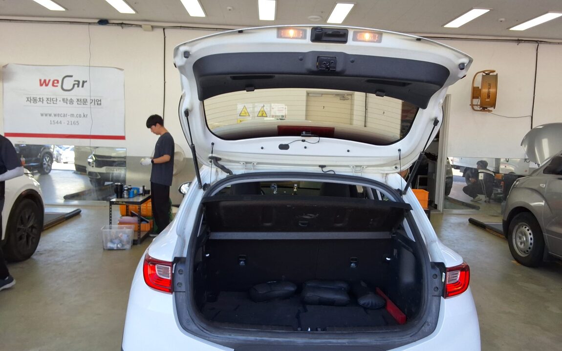KIA STONIC U2 1.6 DIESEL PRESTIGE 2018 - zdjęcie 15