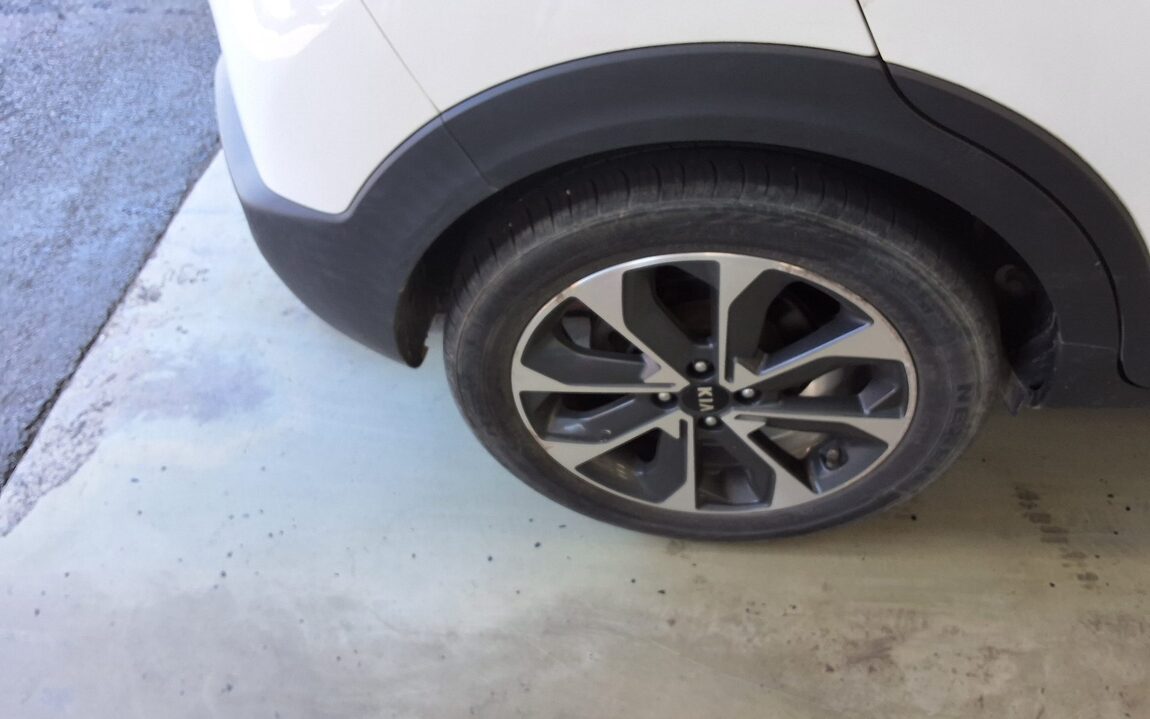 KIA STONIC U2 1.6 DIESEL PRESTIGE 2018 - zdjęcie 28