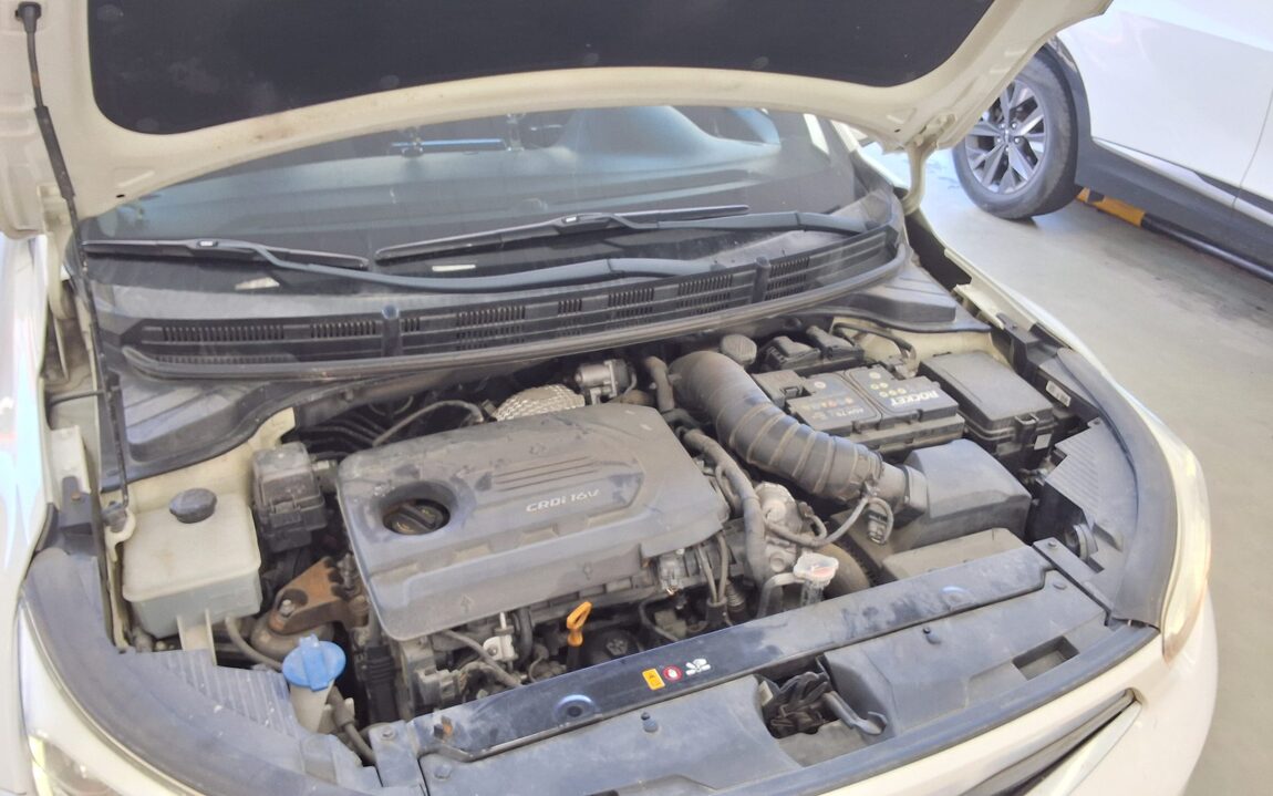 KIA STONIC U2 1.6 DIESEL PRESTIGE 2018 - zdjęcie 23