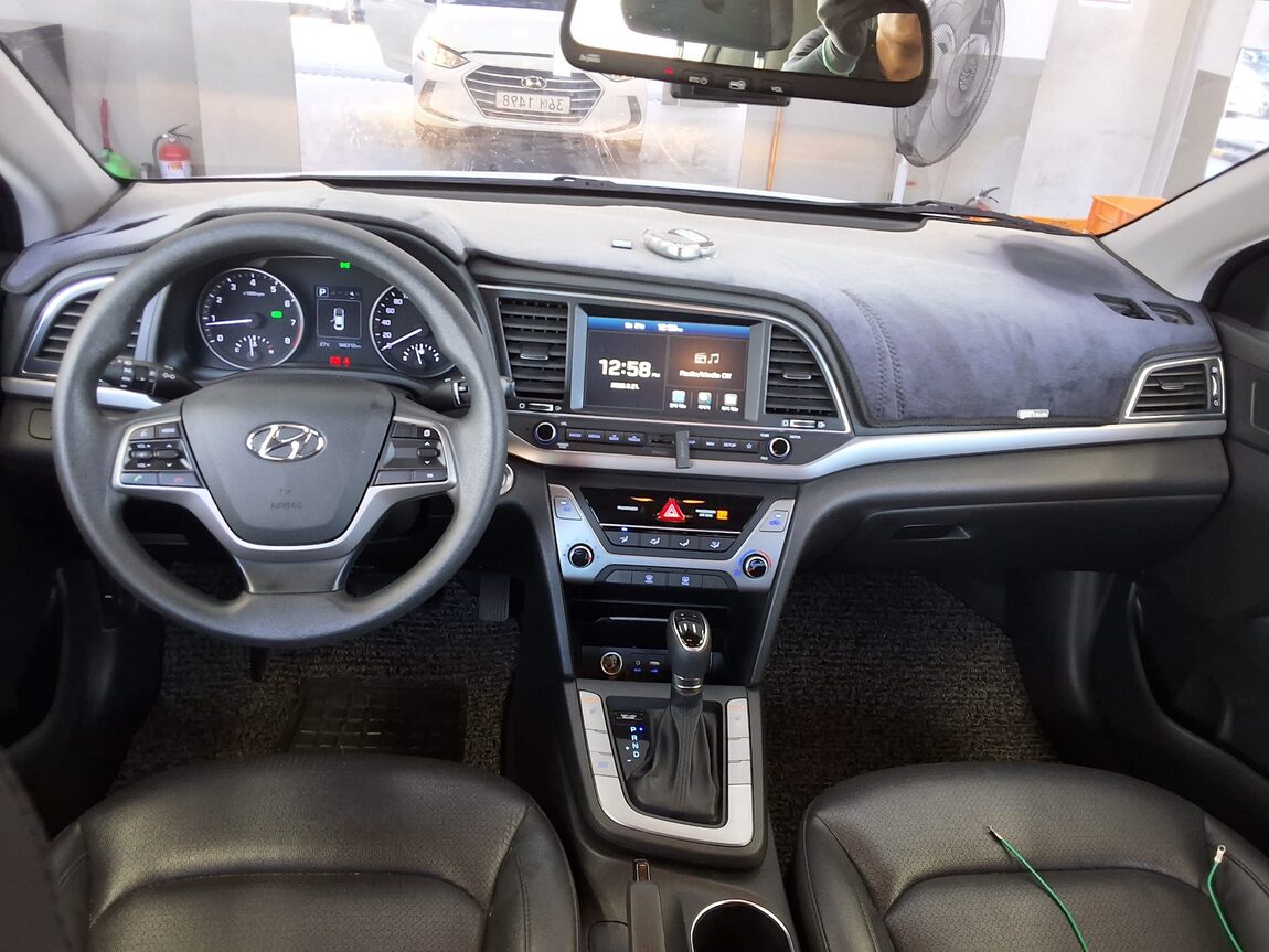 HYUNDAI AVANTE AD 1.6 GDi VALUE PLUS 2018 - zdjęcie 11