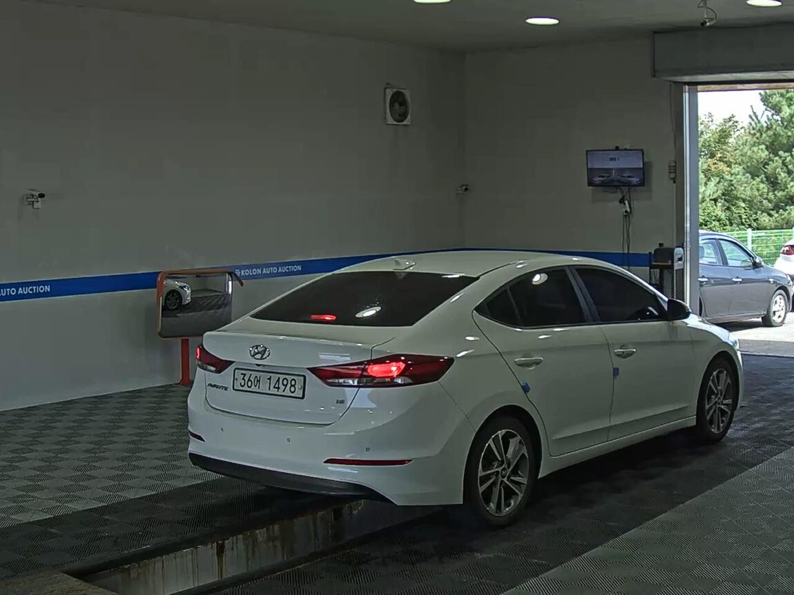 HYUNDAI AVANTE AD 1.6 GDi VALUE PLUS 2018 - zdjęcie 5