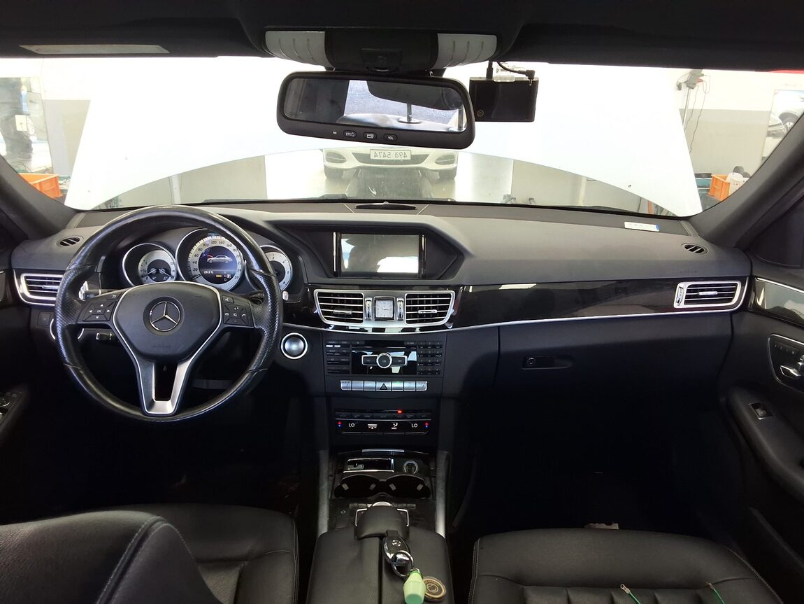 MERCEDES-BENZ E-CLASS (4TH GEN) E220 CDI BLUETEC AVANTGARDE 2015 - zdjęcie 12
