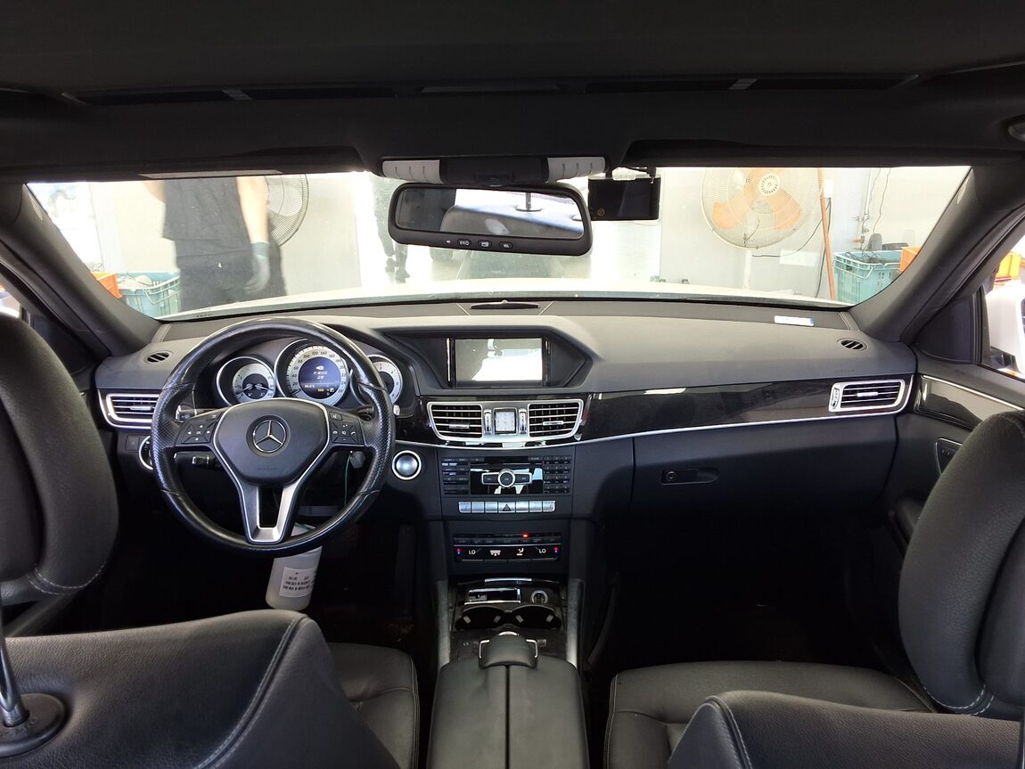 MERCEDES-BENZ E-CLASS (4TH GEN) E220 CDI BLUETEC AVANTGARDE 2015 - zdjęcie 29
