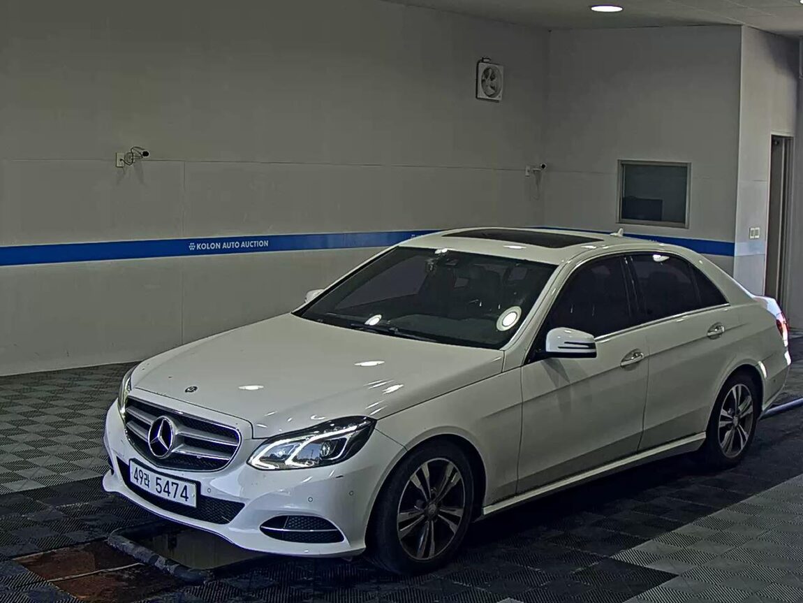 MERCEDES-BENZ E-CLASS (4TH GEN) E220 CDI BLUETEC AVANTGARDE 2015 - zdjęcie 2