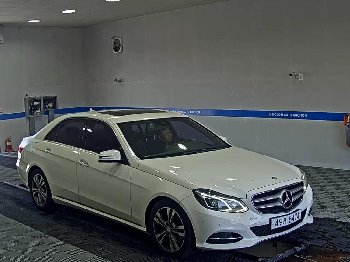 MERCEDES-BENZ E-CLASS (4TH GEN) E220 CDI BLUETEC AVANTGARDE 2015 - zdjęcie 3