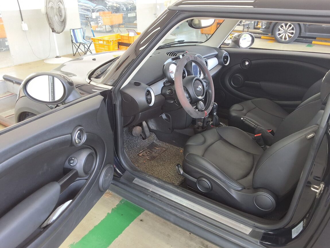 MINI COOPER (2ND GEN) 2.0 D SE 2013 - zdjęcie 10