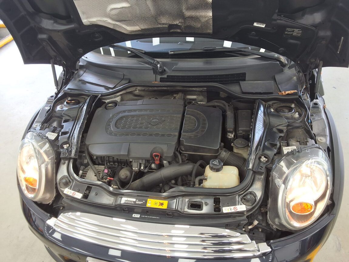 MINI COOPER (2ND GEN) 2.0 D SE 2013 - zdjęcie 16
