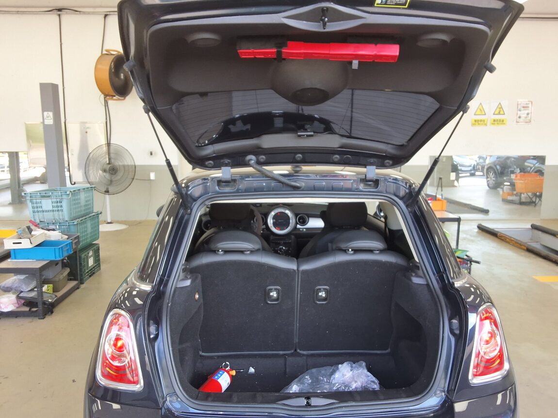 MINI COOPER (2ND GEN) 2.0 D SE 2013 - zdjęcie 13