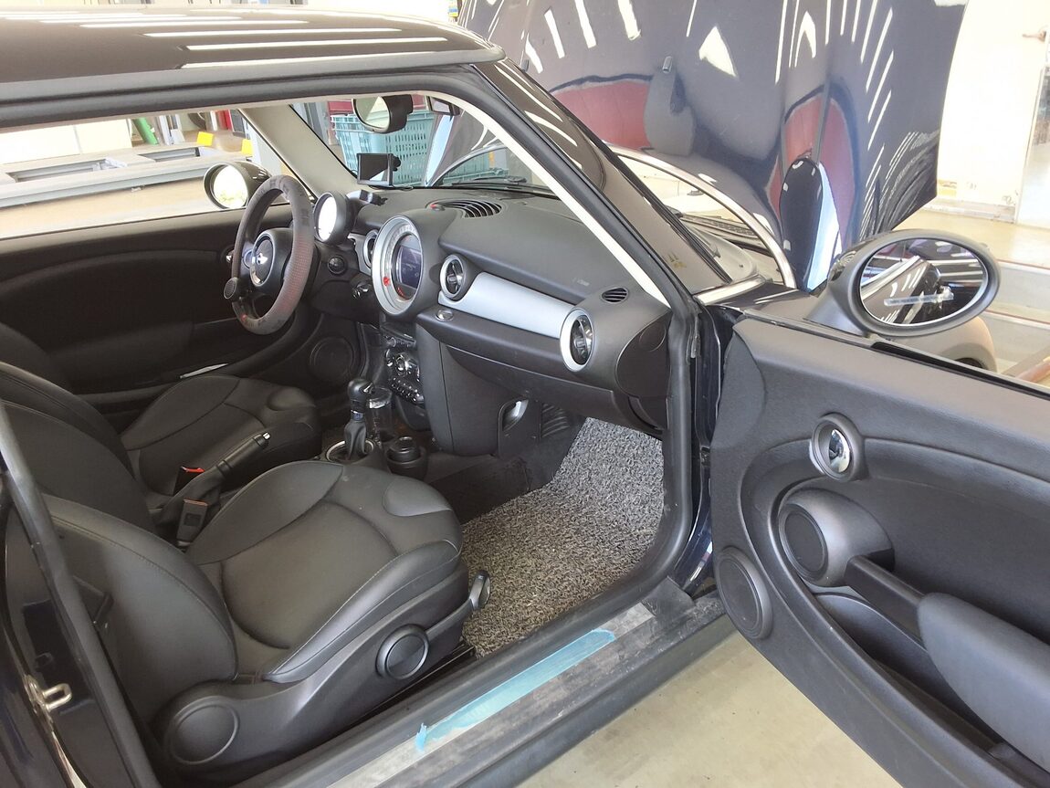 MINI COOPER (2ND GEN) 2.0 D SE 2013 - zdjęcie 12