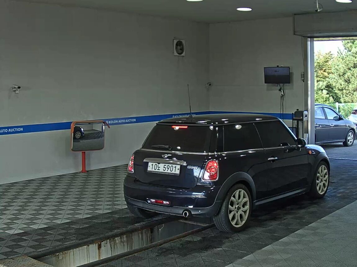 MINI COOPER (2ND GEN) 2.0 D SE 2013 - zdjęcie 5