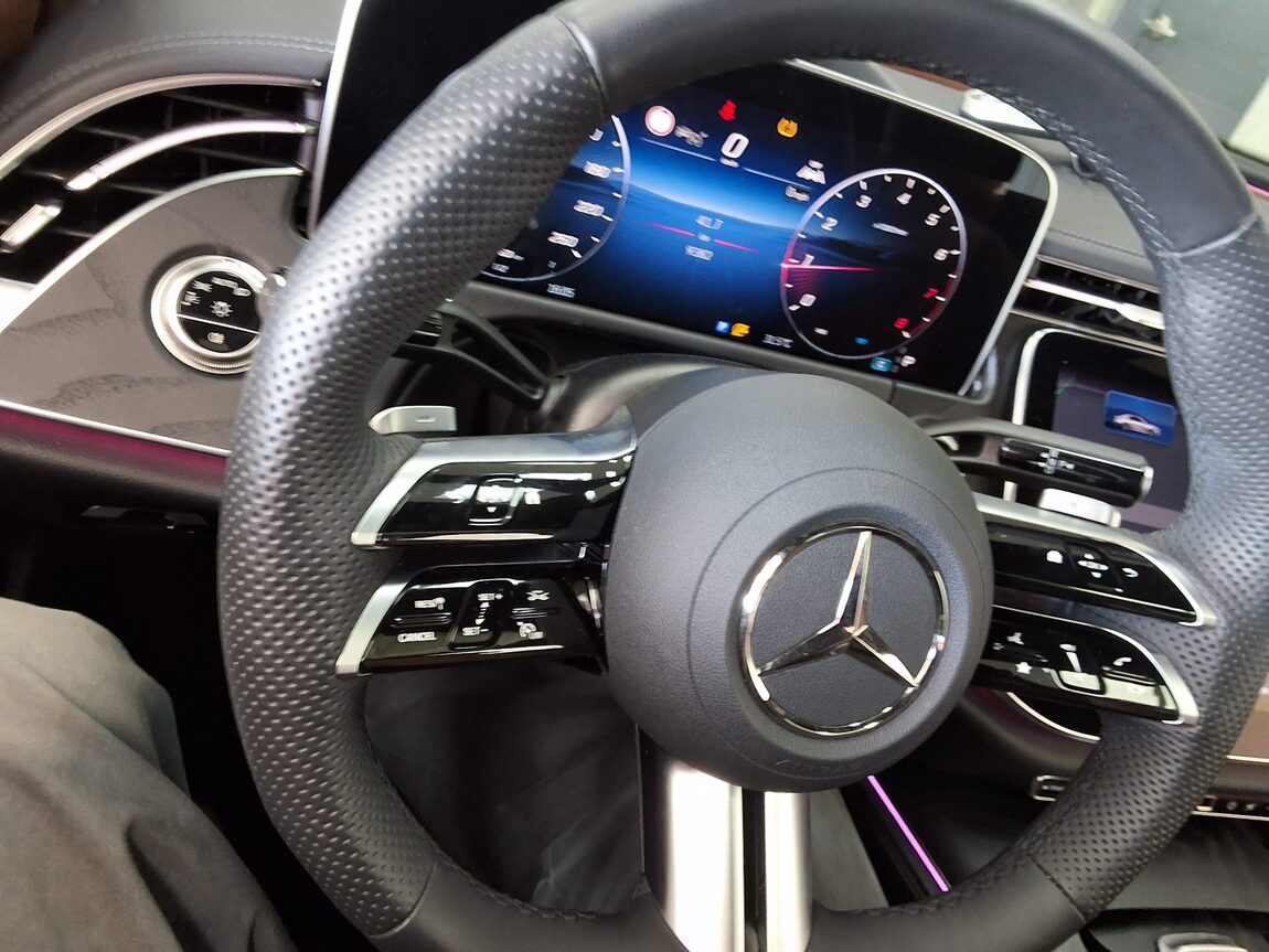 MERCEDES-BENZ E-CLASS (6TH GEN) E200 AMG LINE 2026 - zdjęcie 23
