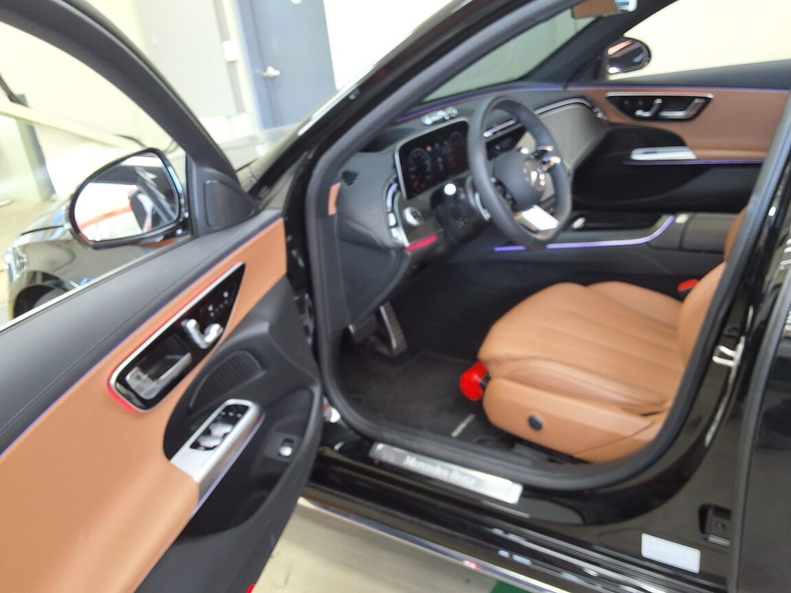MERCEDES-BENZ E-CLASS (6TH GEN) E200 AMG LINE 2026 - zdjęcie 11