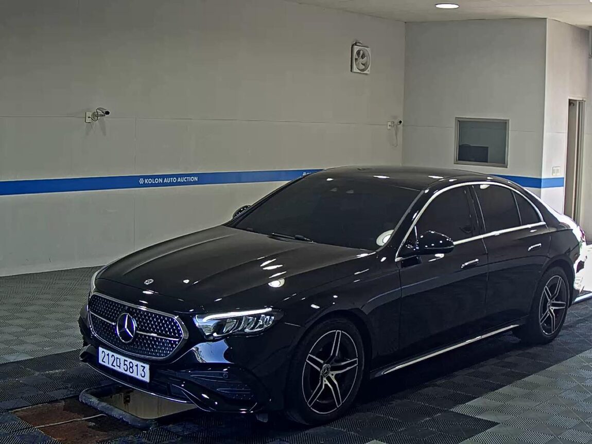 MERCEDES-BENZ E-CLASS (6TH GEN) E200 AMG LINE 2026 - zdjęcie 2