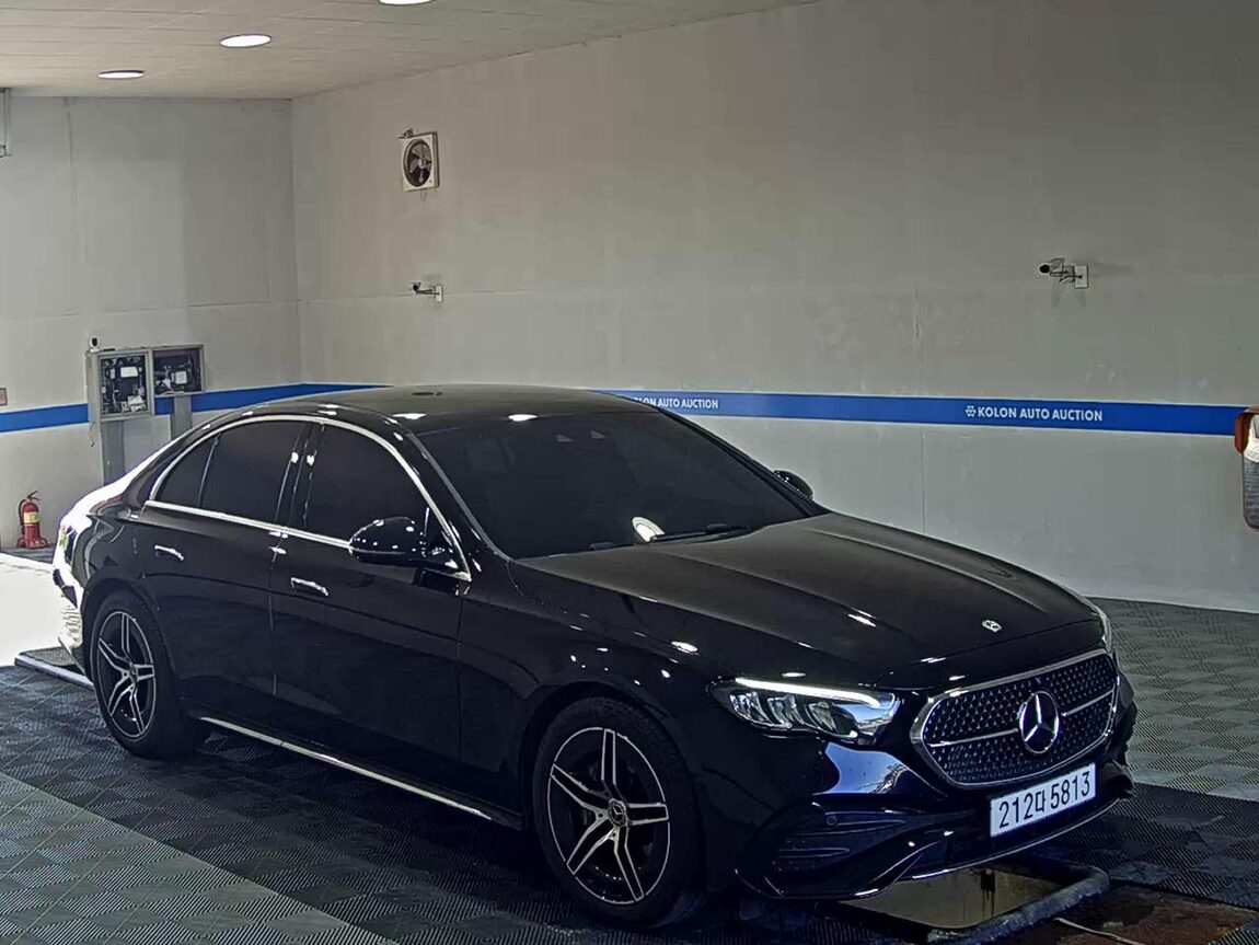MERCEDES-BENZ E-CLASS (6TH GEN) E200 AMG LINE 2026 - zdjęcie 3