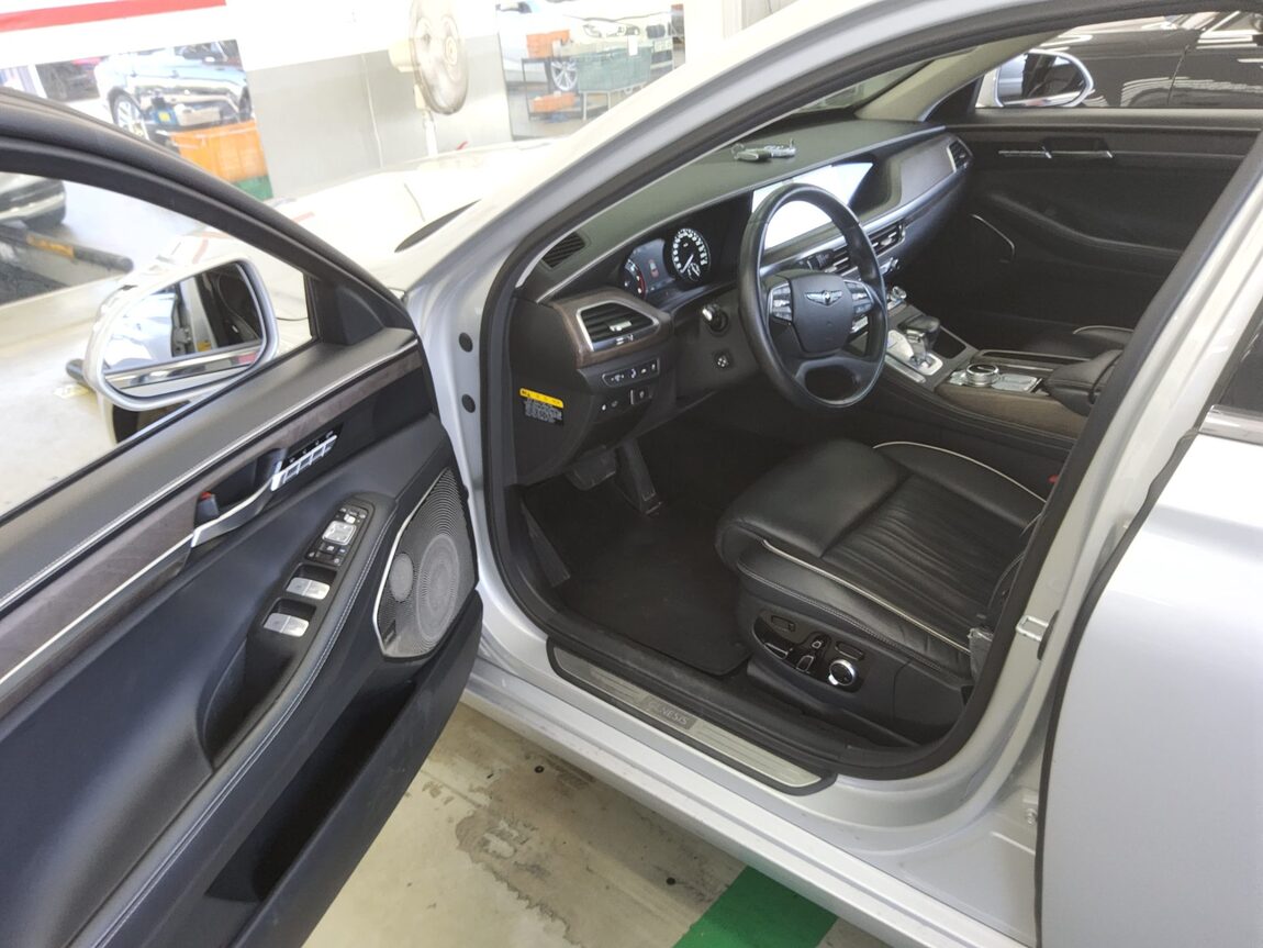 GENESIS G90 5.0 AWD PRESTIGE 2019 - zdjęcie 10