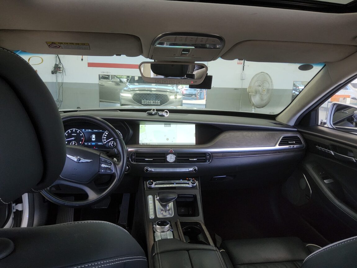 GENESIS G90 5.0 AWD PRESTIGE 2019 - zdjęcie 11