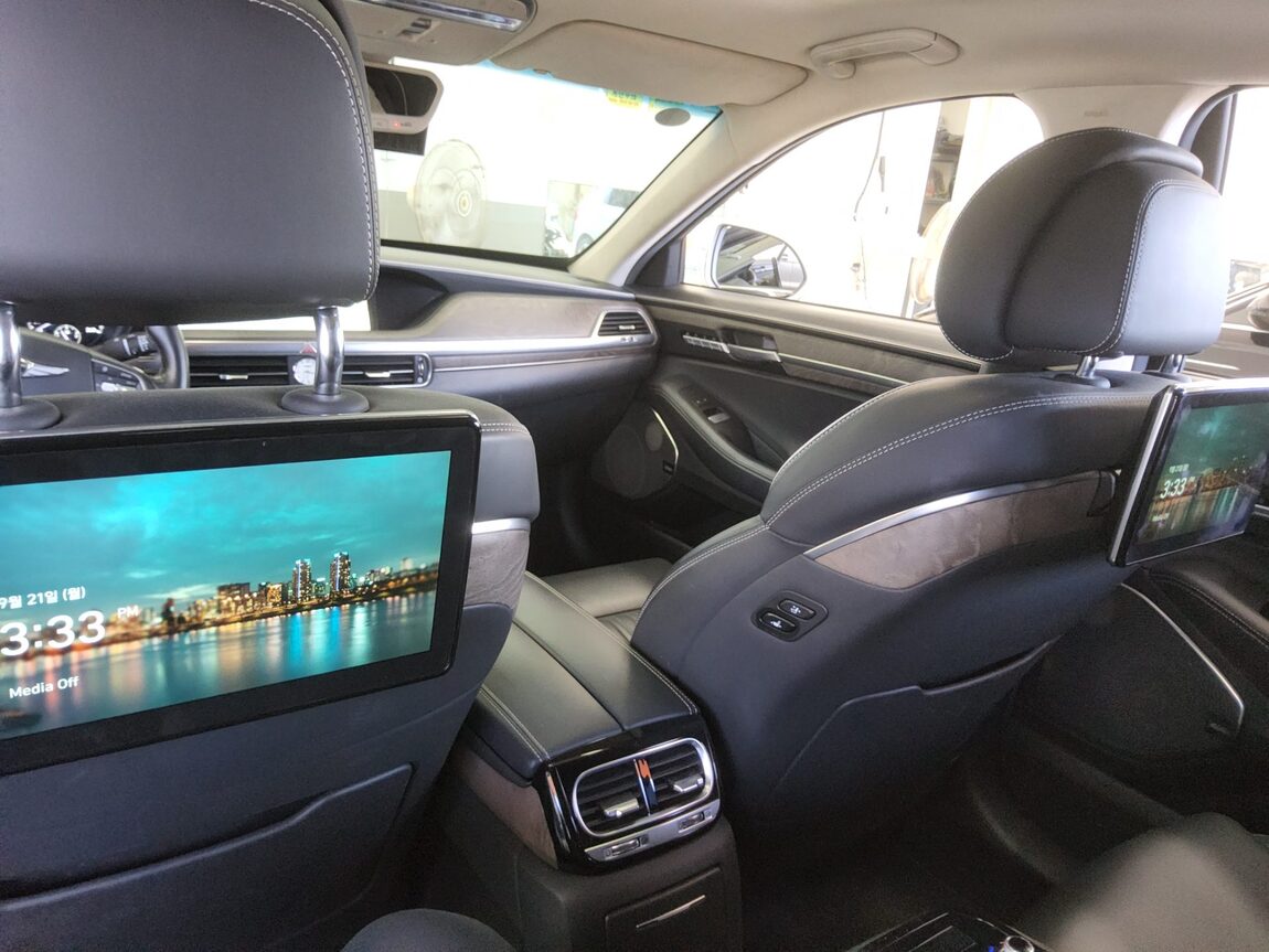 GENESIS G90 5.0 AWD PRESTIGE 2019 - zdjęcie 20