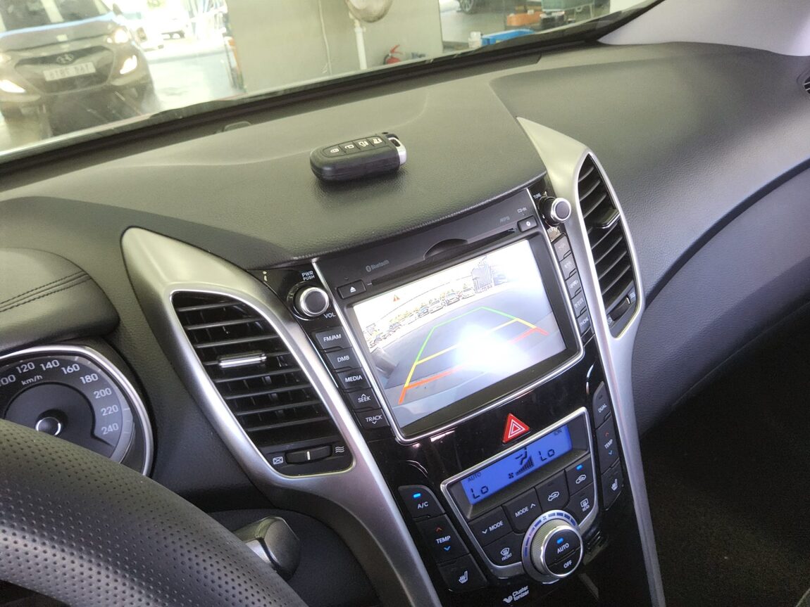 HYUNDAI NEW i30 1.6 GDi EXTREME 2012 - zdjęcie 17