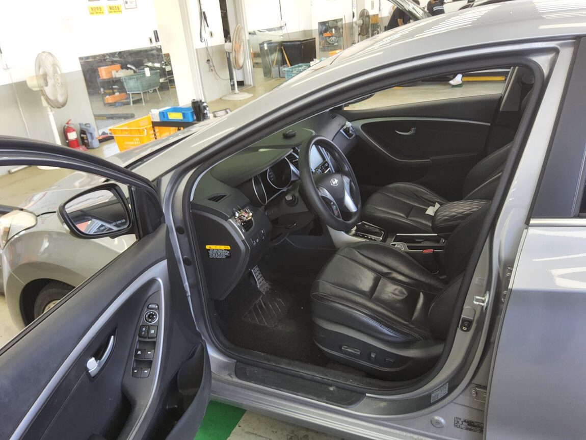 HYUNDAI NEW i30 1.6 GDi EXTREME 2012 - zdjęcie 10