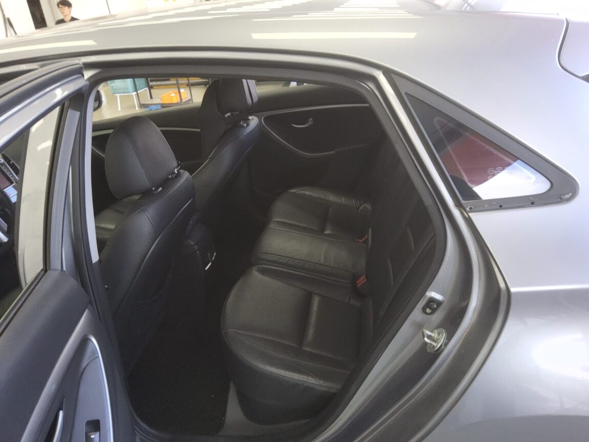 HYUNDAI NEW i30 1.6 GDi EXTREME 2012 - zdjęcie 12