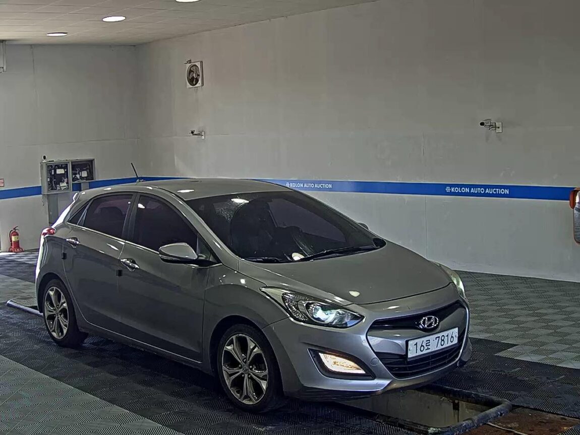 HYUNDAI NEW i30 1.6 GDi EXTREME 2012 - zdjęcie 3