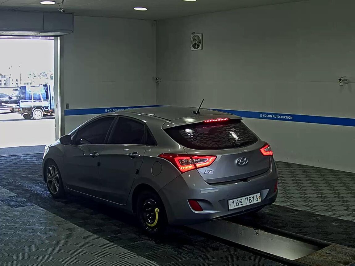 HYUNDAI NEW i30 1.6 GDi EXTREME 2012 - zdjęcie 6